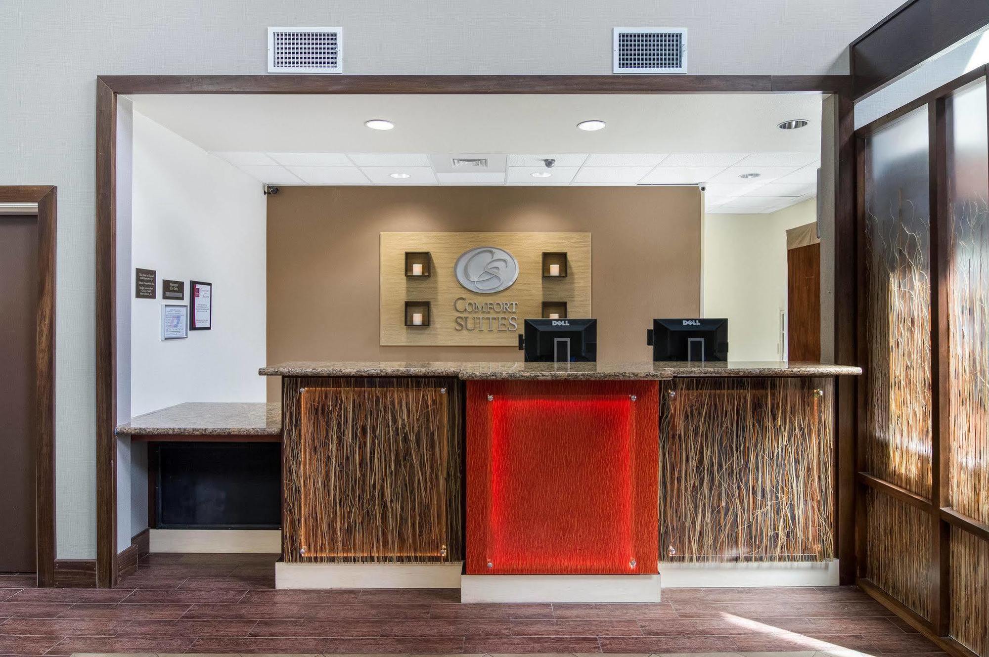 Comfort Suites Odessa Exterior foto