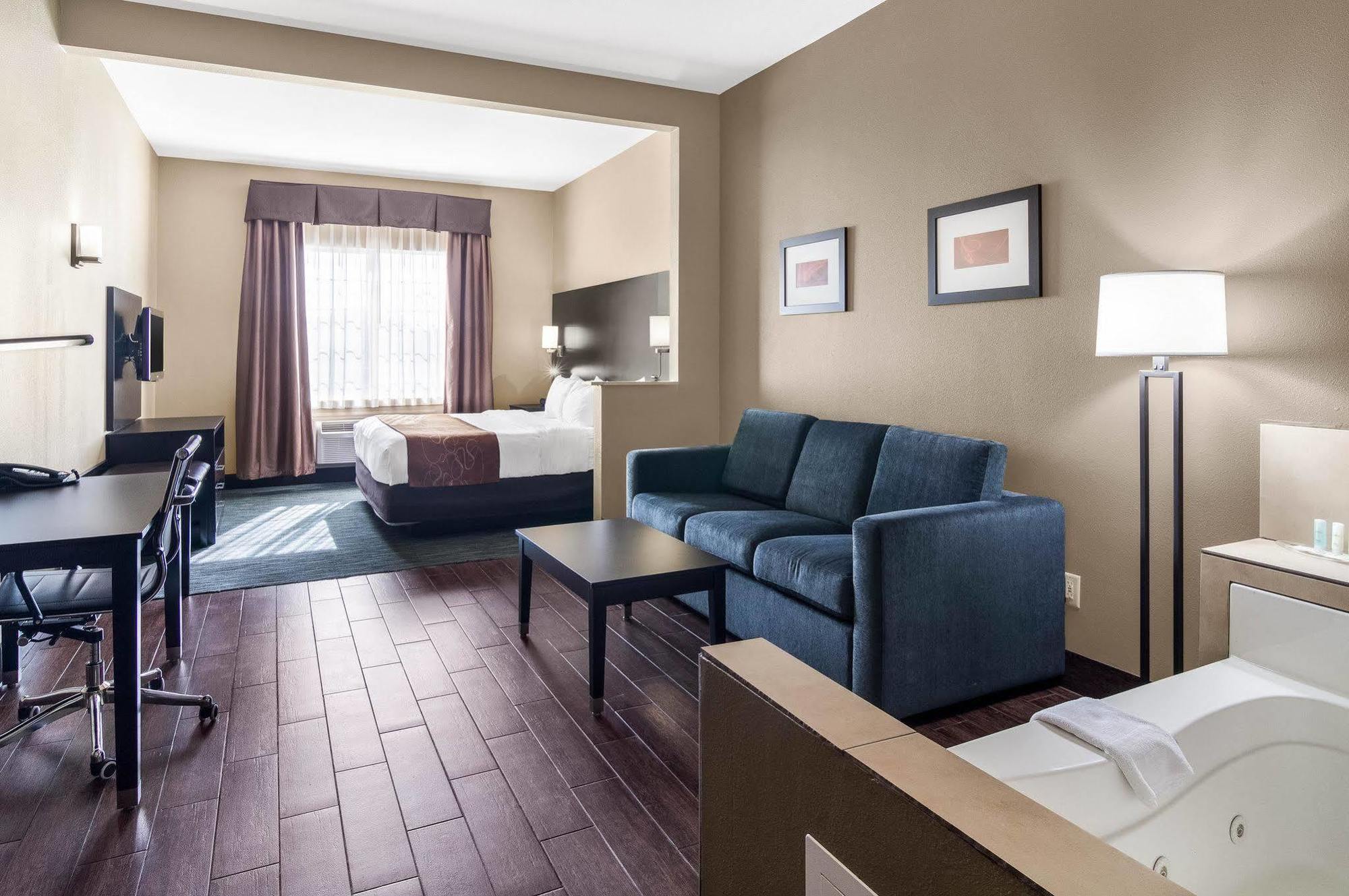 Comfort Suites Odessa Exterior foto
