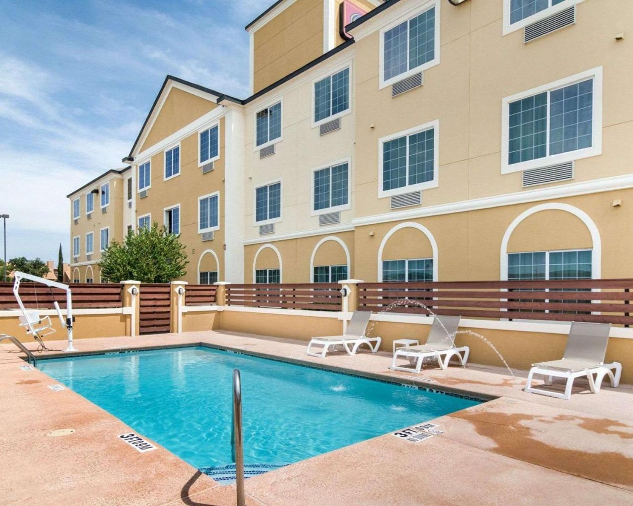 Comfort Suites Odessa Exterior foto